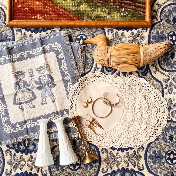 🌻 Meet your Posher, Brooklyn 🌻 - Picture 3 of 5